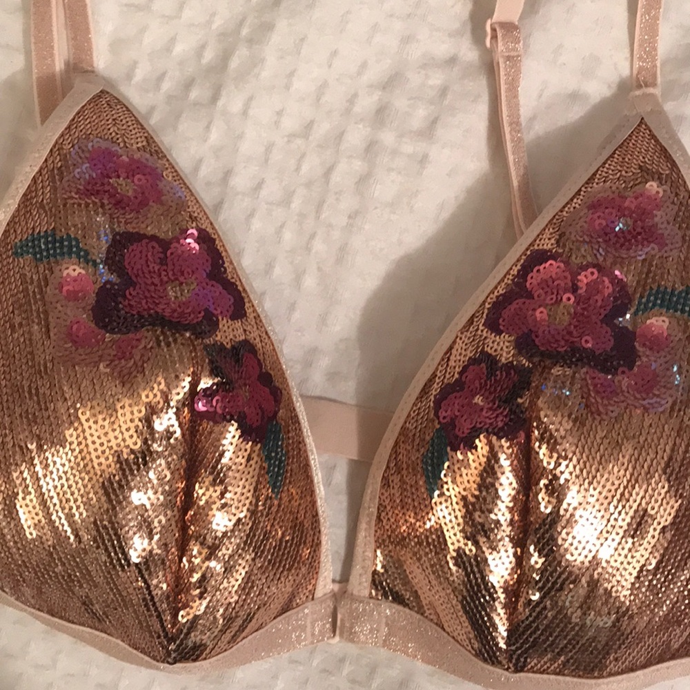 New! Victoria Secret Sequence Bra - Picture 2 of 10